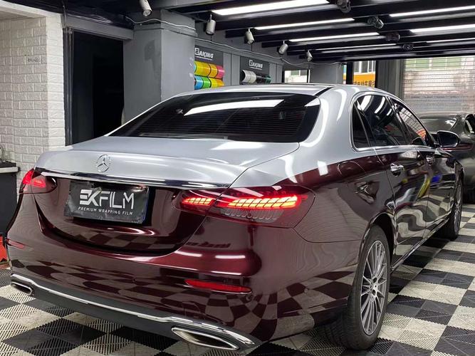 ek改色膜:奔驰e全车贴膜金属黑玫瑰 金属银双拼改色膜