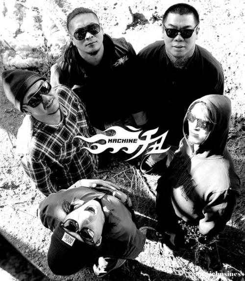 扭曲机器:扭机年,我们要站着把钱挣了!