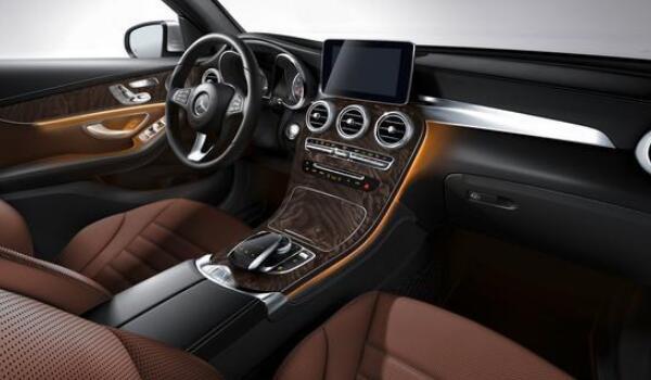 glc260奔驰配置参数动力配置强劲内饰配置十分豪华