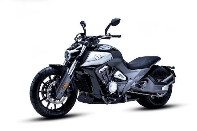 太子专业户奔达摩托680cc四缸巡航车亮相