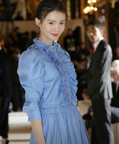 众星齐战巴黎时装周,唐嫣帅到没朋友,徐璐成仙女,江疏影稳胜!