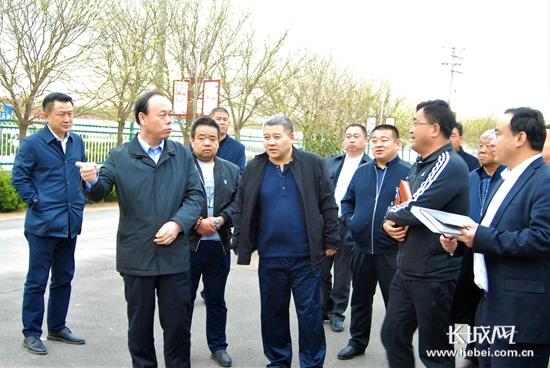 传播公司总经理徐强到临西县职教中心进行实地考察,县委书记王海军