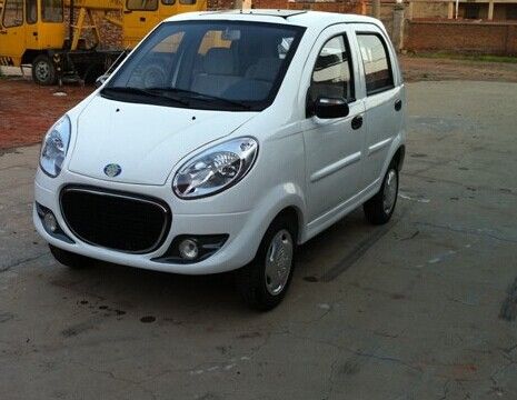 富路e5电动汽车 全封闭助力车 老年人代步车