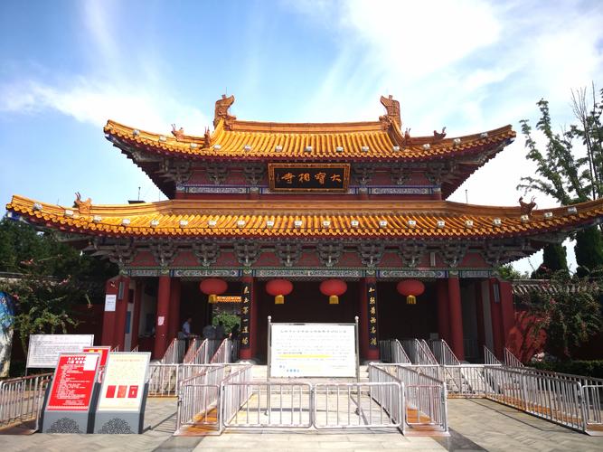 汶上县大宝相寺是我每天跑步的地方,突然感觉顺时针转着塔走,仿佛感受