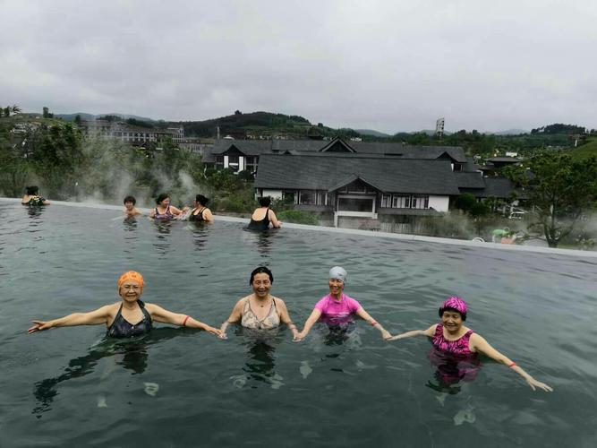 瓮安花间池温泉
