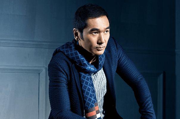 为了事业特别努力的方中信拥有着帅气的外表是一个幸福的男人