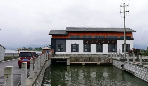 一个初夏的上午,我驾车来到了丈亭古镇,寻找父亲曾经翻山越岭到过的