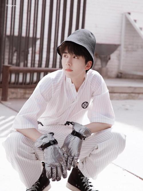 罗云熙陈飞宇,张新成尹正汤唯,高伟光林彦俊的娱乐消息