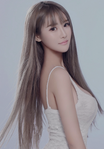 有木有大神能帮我找到这张阿涵酷狗写真照片