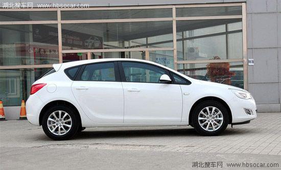 天生的对手 新福克斯对比别克英朗_湖北搜车网