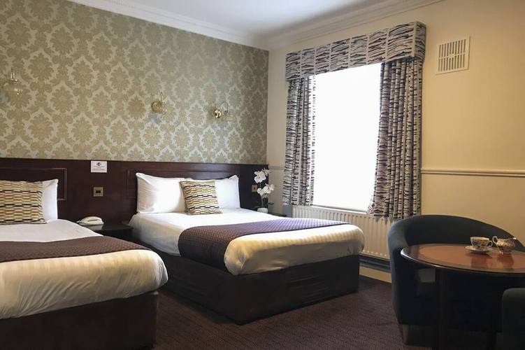 图片 1(共 34).1 / 34家庭房 - 客房