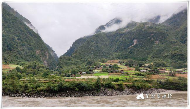 雾里看花梦幻怒江之滨丙中洛这个藏在云雾里的村子美爆了