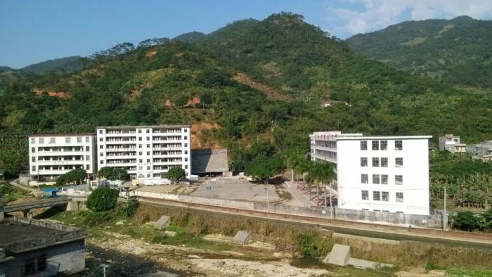 高州市深镇镇虚边