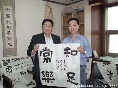 书法家蔡铁军赴石家庄为艺友创作书法作品