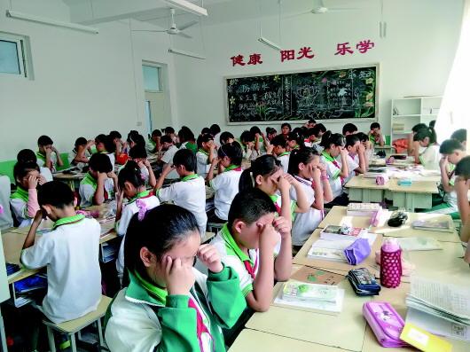 半数初中生都是"小眼镜"