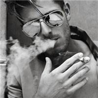 qq抽烟头像男生欧美