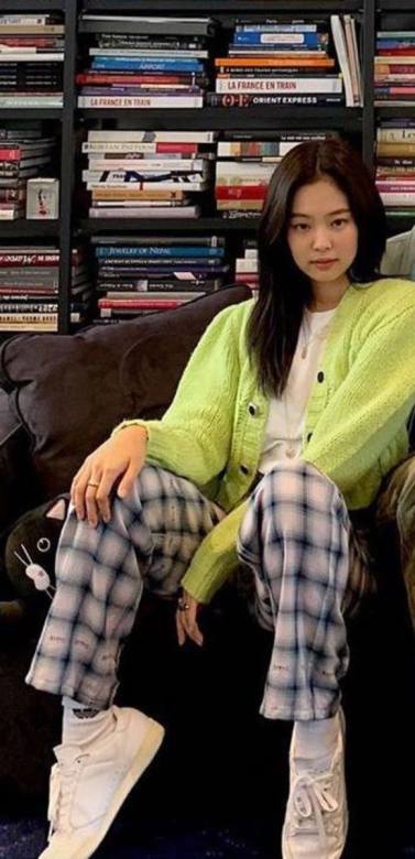 2019年10月05日,金智妮(jennie),巴黎 - 明星私服