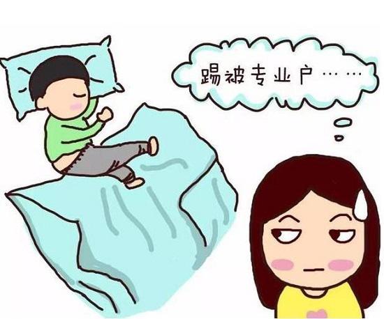 如何防止宝宝晚上睡觉踢被子