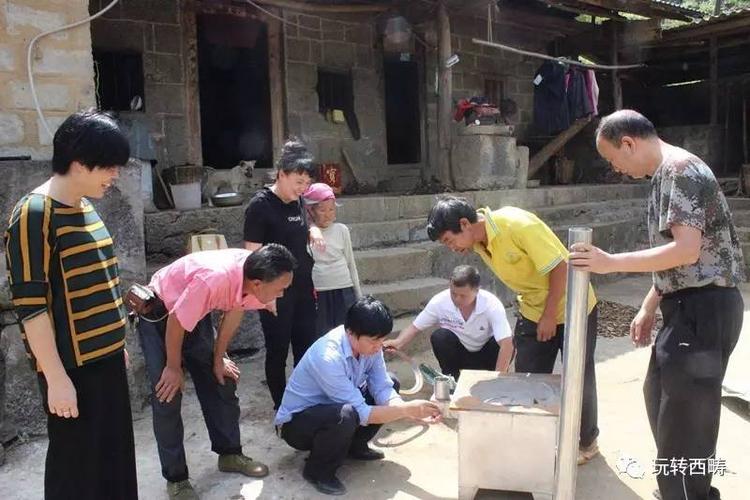 西畴县人大常委会领导赴董马乡新寨村委会指导精准扶贫工作