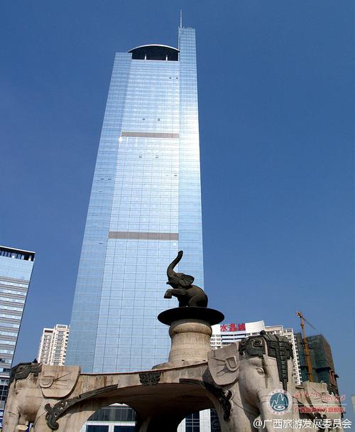 南宁地王国际商会中心,高276米,59层,是广西首家以城市高楼观光旅游为