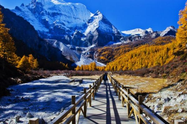 从本月起四川稻城亚丁部分区域禁止进入明年春暖花开时再见