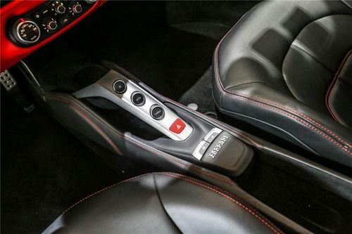 【宁波】2016年5月 法拉利 488 gtb 3.9t 红色 自动档