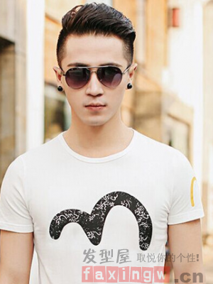 发型男短发两边剃掉