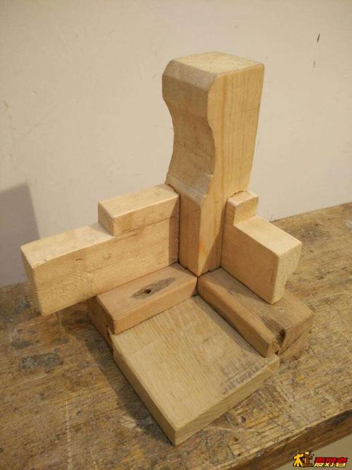 交作业:明清抱肩榫的两种制式.