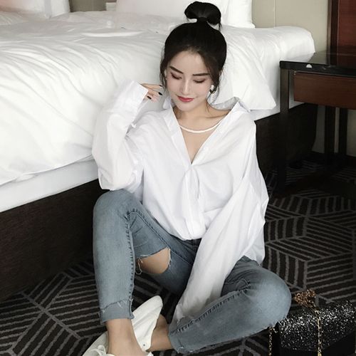 韩版女装心机v领漏锁骨白衬衫女宽松蝙蝠袖衬衣2018秋装新款上衣