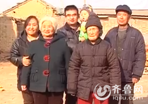 德州夫妻婚后多年终得子 一张全家福家人苦盼12年