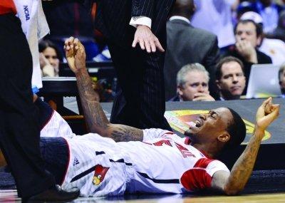 断腿小将神速恢复 惨烈重伤术后5月已能扣篮