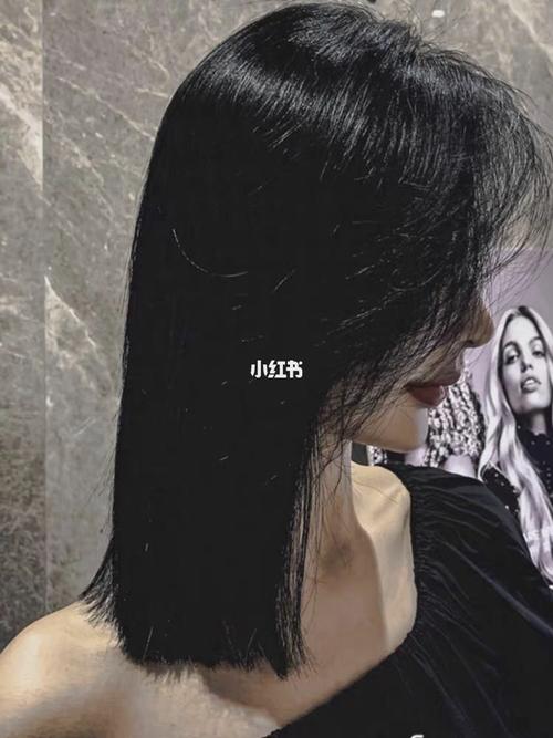 染黑色头发会不会不自然呢_自然黑_黑发_上色_时尚