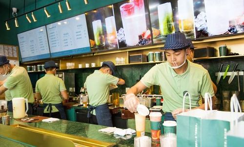 奶茶店员或连锁消费场所里的"怪腔怪调" 你发现了吗?