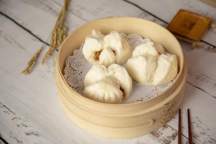 叉烧包叉烧包也是广东的代表性点心之一,叉烧的味道本身具有极强的