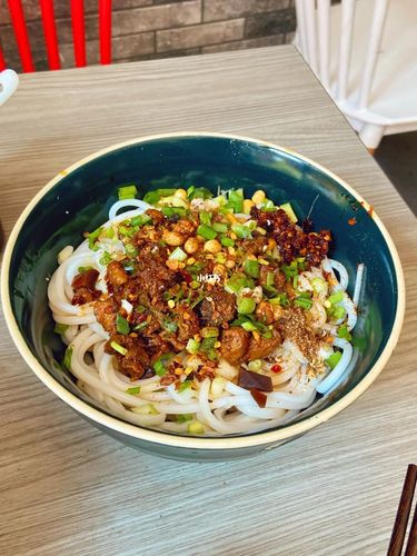 合肥贵州米粉97牛肉米粉,辣子鸡干拌粉绝_米粉_牛肉