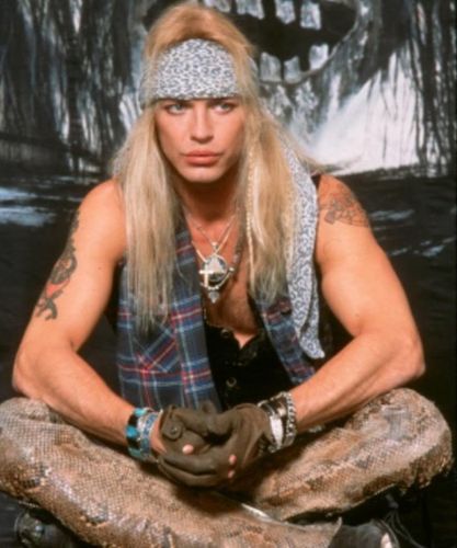 bret michaels (5ft 9in) 175cm (poison主唱)