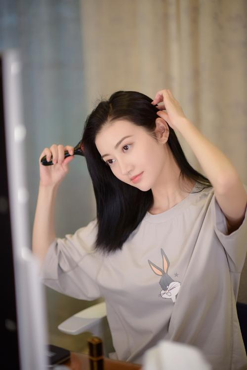 景甜甜美俏皮图片49