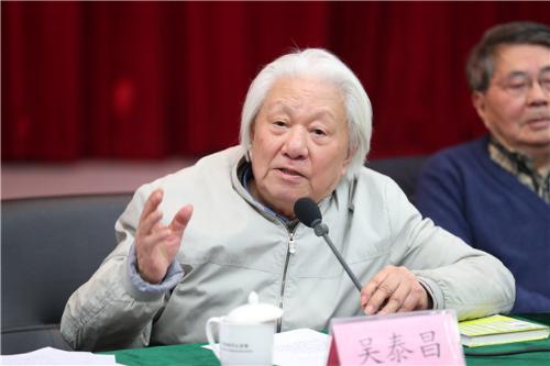 《文艺报》原副总编辑吴泰昌发言