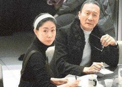 谢贤30岁李霞儿近照,满脸春光座驾奢华,对coco厌倦