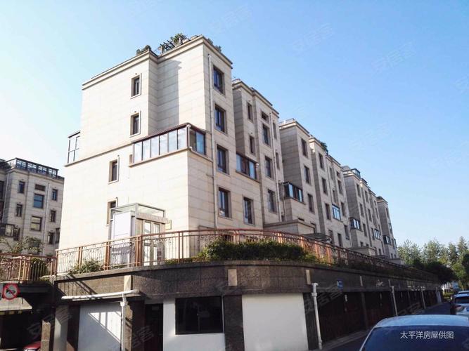 下叠别墅,13年次新小区,送露台和产权车位,精装修全送,浦发御园二手房