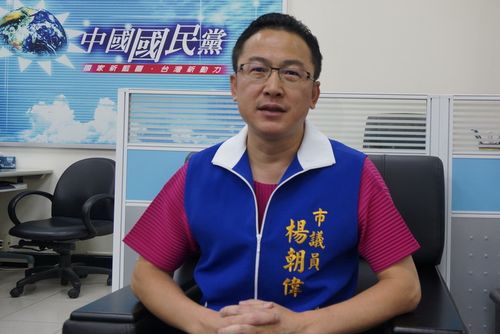 杨朝伟语中评:国民党应点燃引擎加快脚步