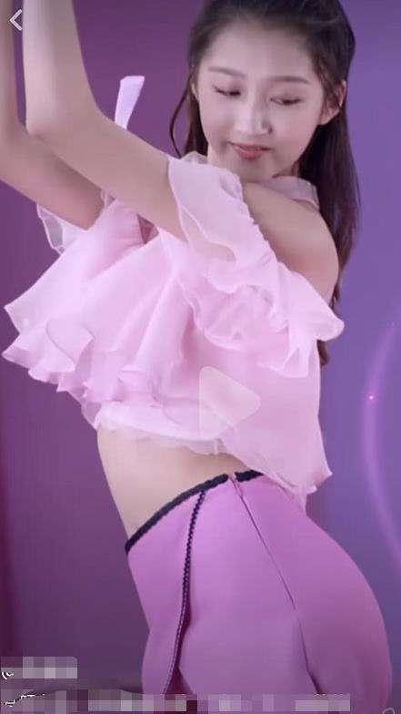 关晓彤早期拍摄"卫生棉"照片流出,网友:鹿晗看了绝对要后悔