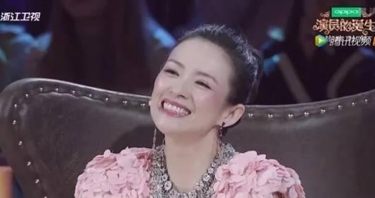 这个表情,就是传说中的"小迷妹"吧?