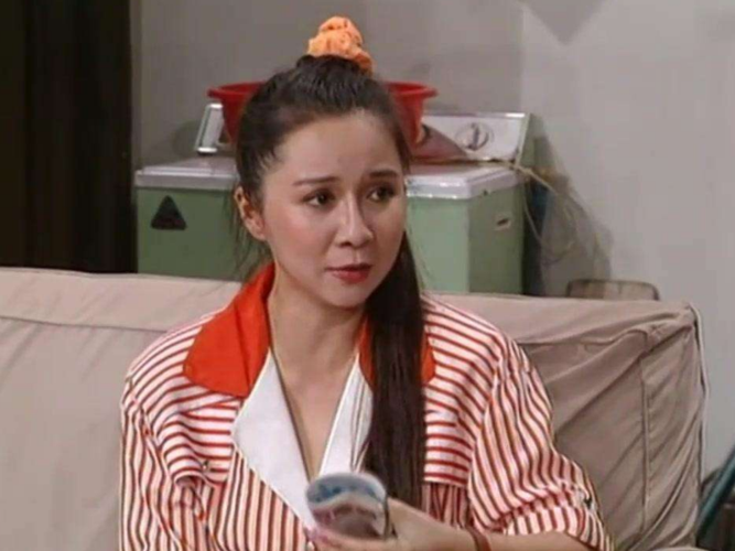 蔡明:我年轻时可是班花,本来以为是搞笑呢,结果看到照片懵了