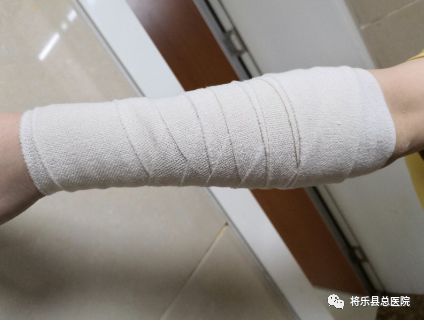 总医院护理提升别开生面的包扎大比拼急诊科热闹展开