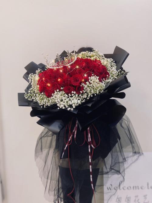 52支红玫瑰满天星花束_花束_红玫瑰_满天星_花艺_花店