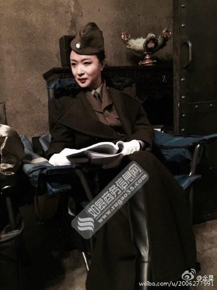 金星演土匪身穿一身长袍 透露处女秀献给《林海雪原》