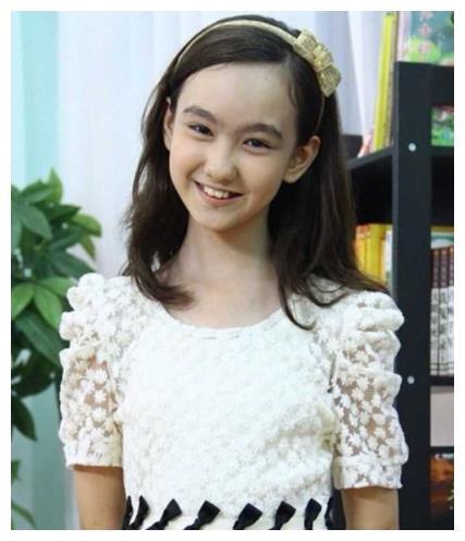 童星出道的香奈儿·辛普森,长大了,清新又时尚少女感十足!