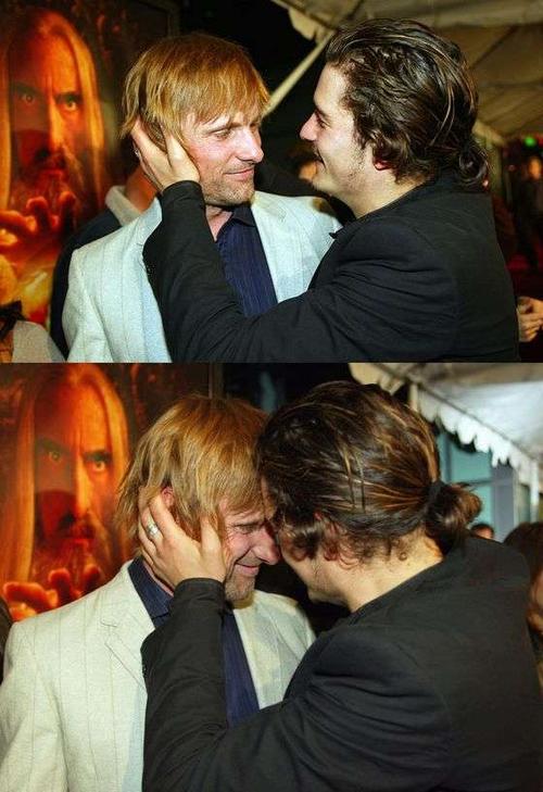 奥兰多-布鲁姆与维果后台拥吻暧昧照曝光 疑公开出柜