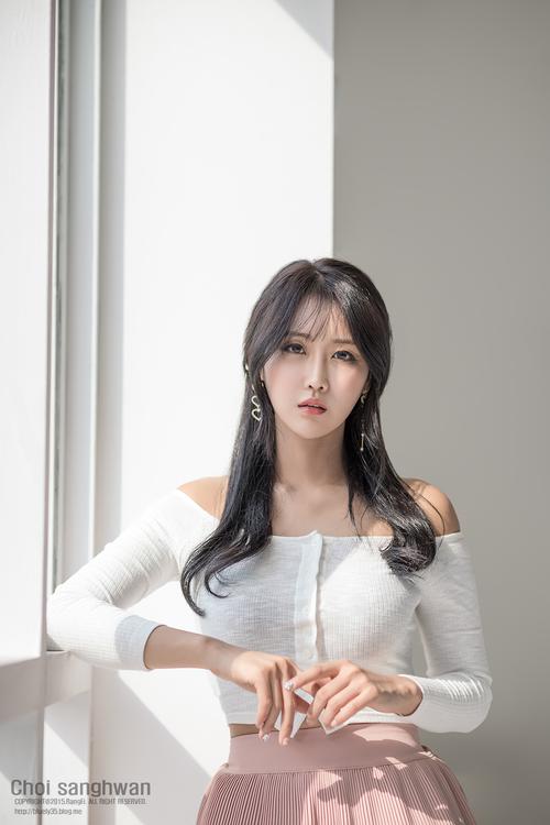 美女车模柳多妍写真